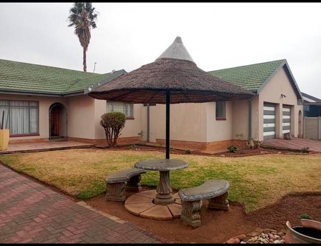 3 BEDROOM HOUSE FOR SALE IN VANDERBIJLPARK CE 5